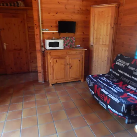 Les De Montorgueil Saurat