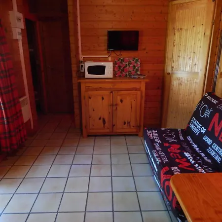 Les De Montorgueil Saurat